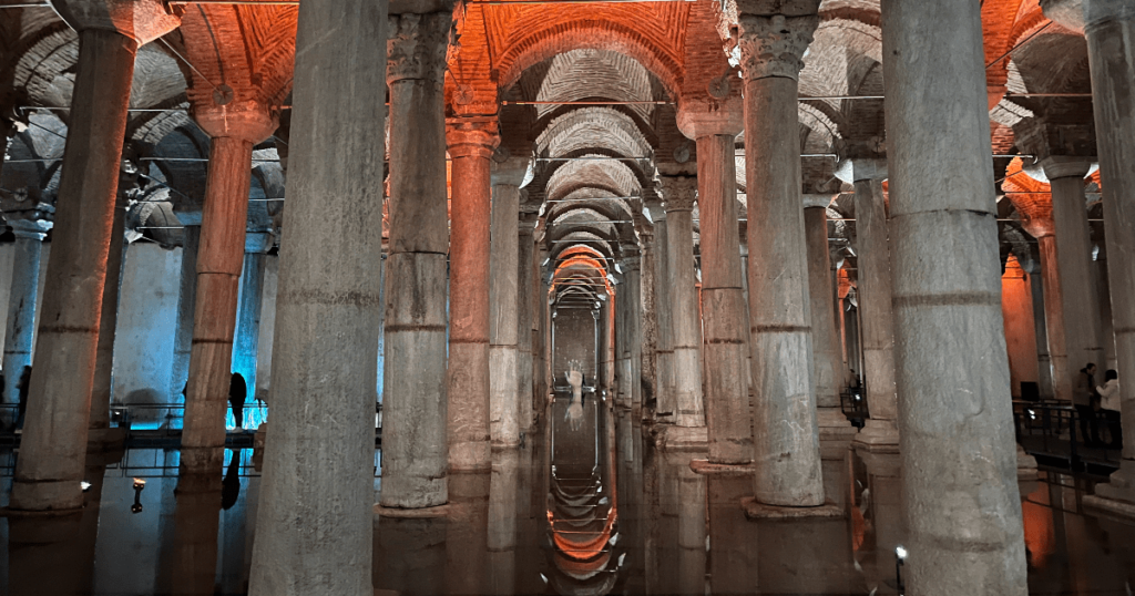 伊斯坦堡地下水宮殿