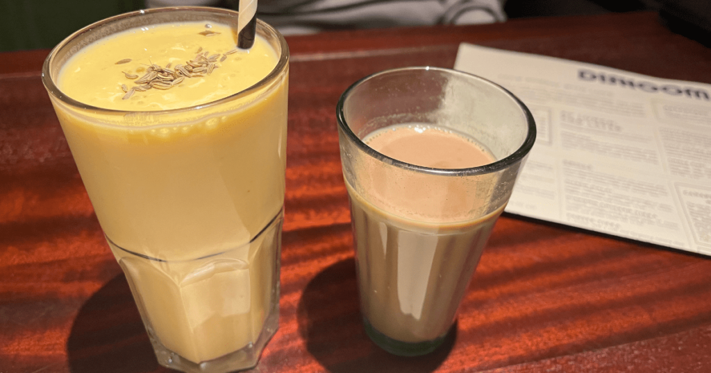 Mango Lassi 和 House Chai