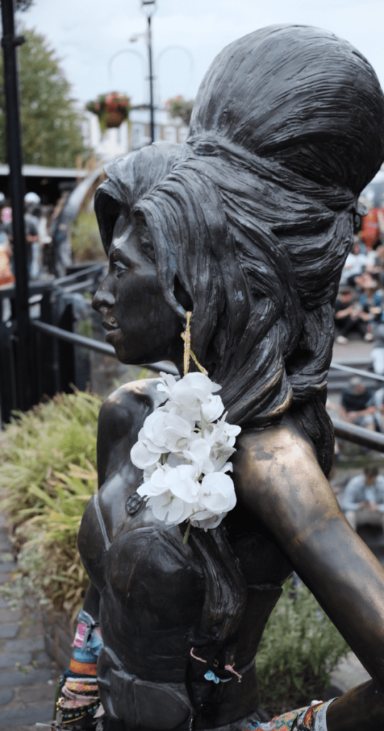 Amy Winehouse雕像