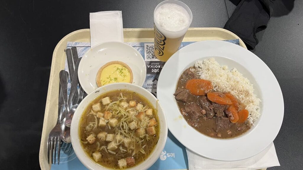 雪場內的食物